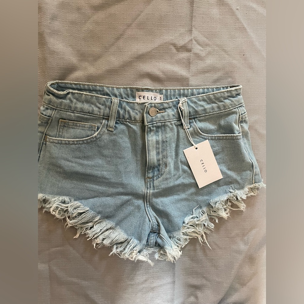 NEW - cello cut off jean shorts size small